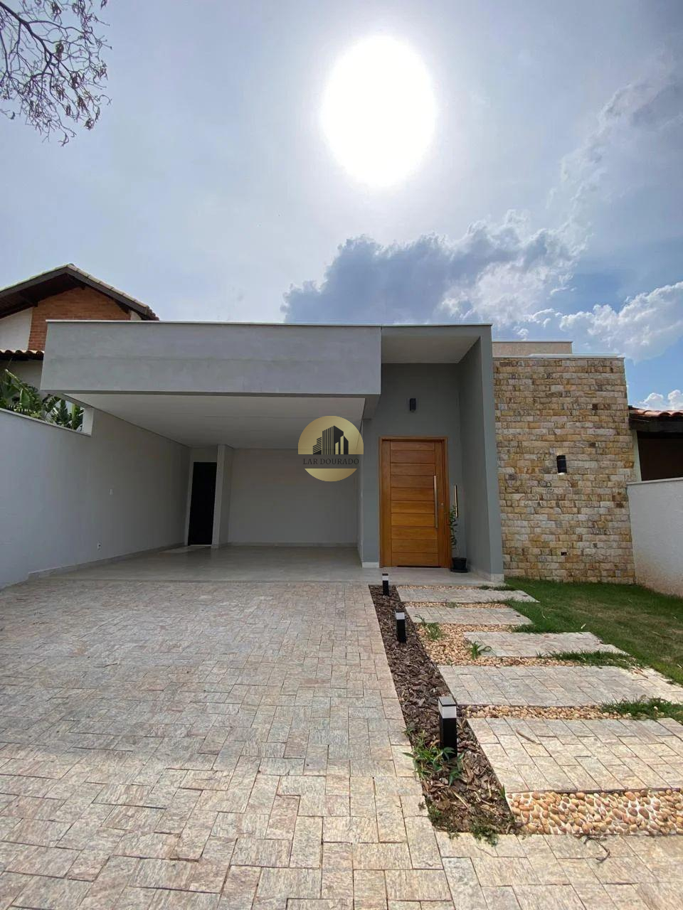 Casa de condomínio com 3 quartos, 250m², à venda