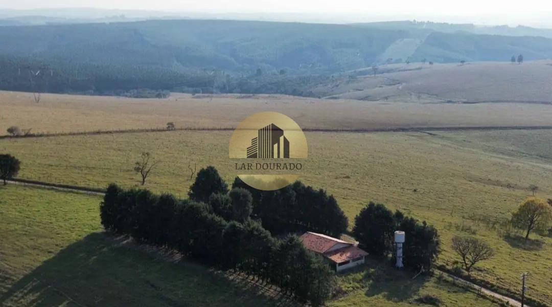 Fazenda à venda, com 3 quartos, 37,5Alqueires Paulista